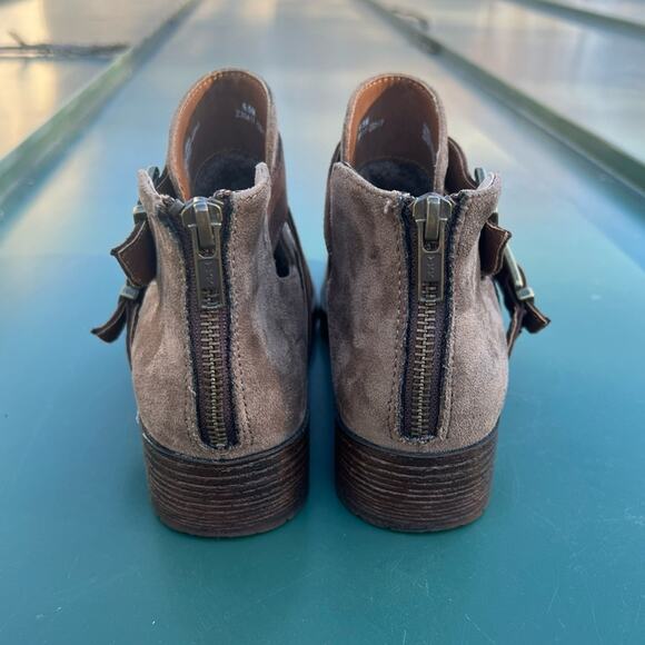 Boc light tan faux suede double buckle ankle booties with zipper on the back - Picture 4 of 11